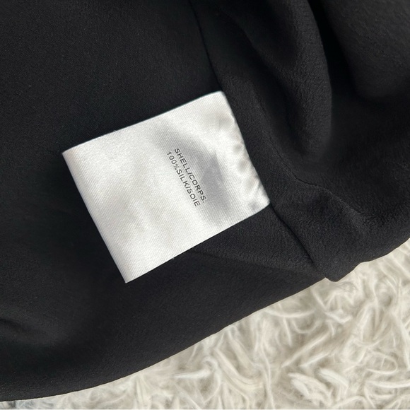 Judith & Charles Silk V-neck Top - Picture 8 of 8